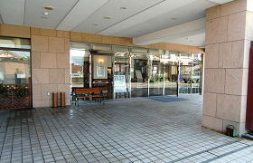 小田原式典総合ホール 正面入口