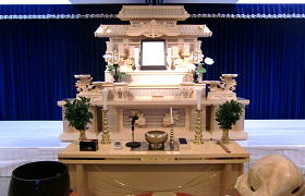 八王子総合ホール １階式場 祭壇実例